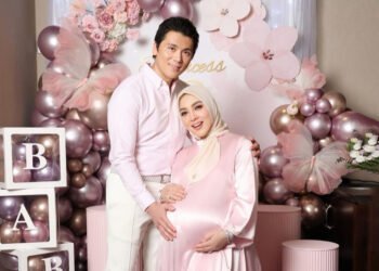 Syahrini dan Reino Barack Bagikan Momen Bahagia Kehadiran si Buah Hati