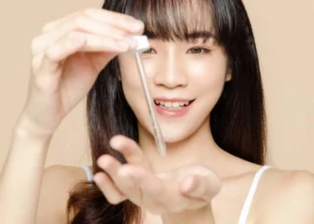 Serum Vitamin C Terbaik untuk Kulit Kusam, Bantu Wajah Cerah dan Glowing Maksimal