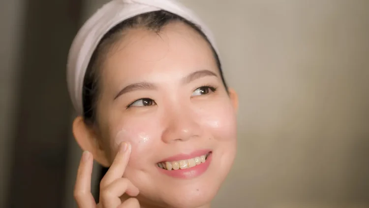 Ritual Kecantikan Minimalis Makin Diminati, Ini Alasan Tren Skinimalism Terus Populer
