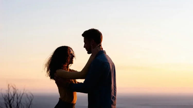 Gaya Komunikasi Zodiak dalam Hubungan, Siapa yang Paling Romantis?